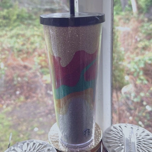 2018 Starbucks Holiday  collection Sand flow glitter 24 oz. Tumbler- like new - Picture 1 of 5